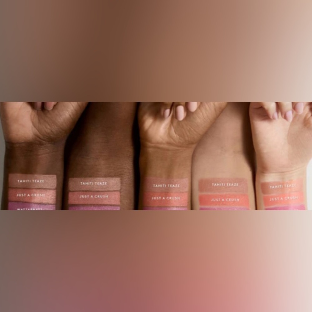 Fenty Beauty Suede Powder High-Impact Blush - “Just a Crush” and Blush Brush Set - Picture 7 of 10